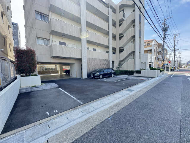 防犯カメラ付き駐車場