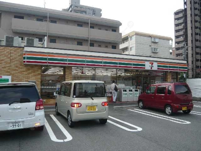 コンビニ歩4分