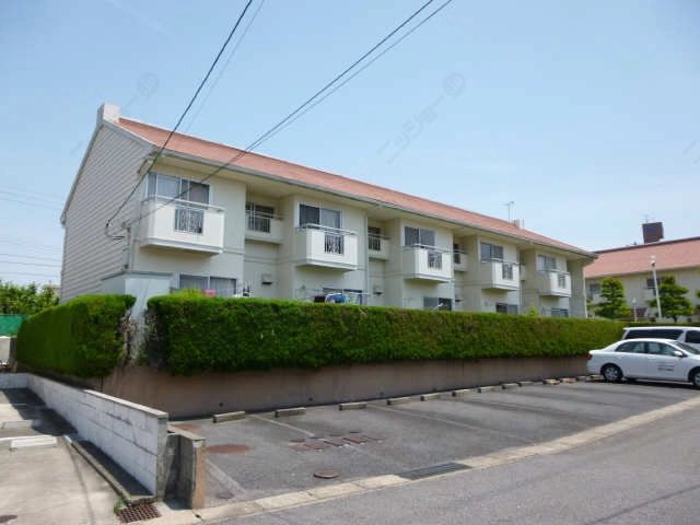 駐車場(西棟の前)