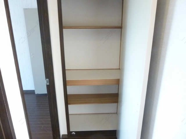2階廊下収納