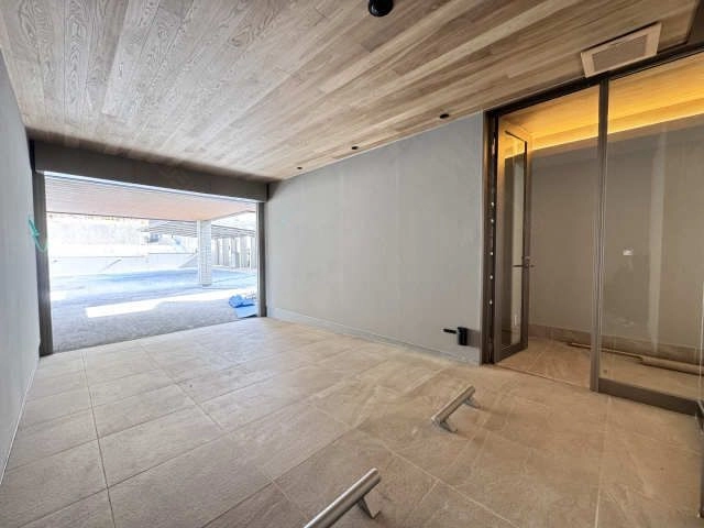 シャッターガレージ