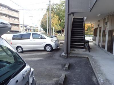 シャンポール原Ⅱ 1階 駐車場