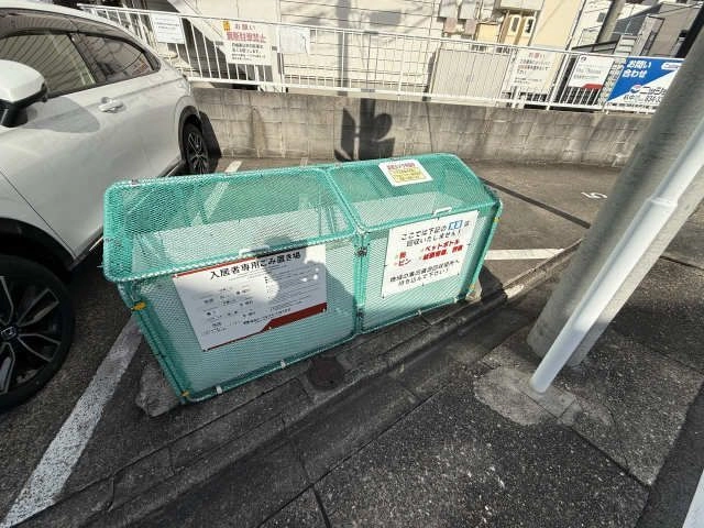 ごみボックス