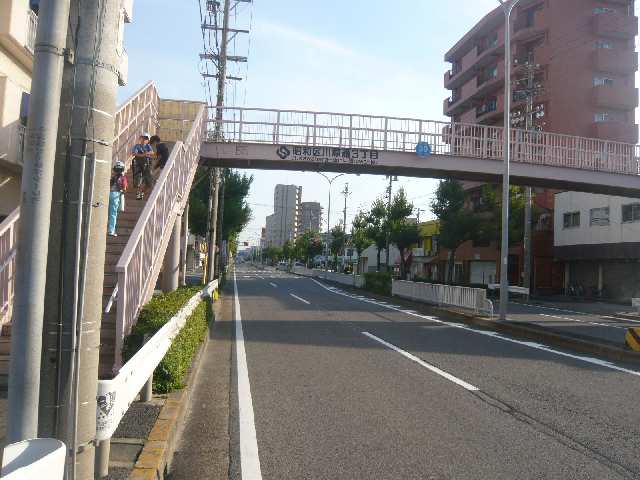 平坦な道で駅まで10分