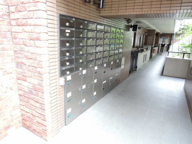 集合ポスト・宅配ＢＯＸ