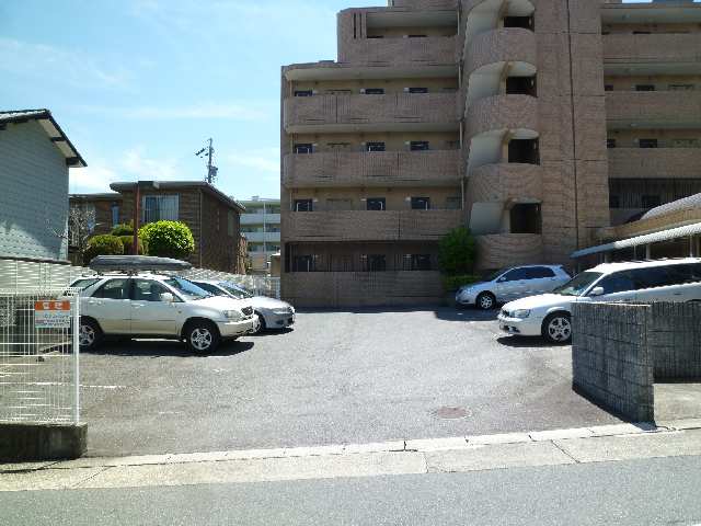 FULL HOUSE YAGOTO 4階 駐車場