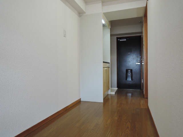 FULL HOUSE YAGOTO 5階 廊下