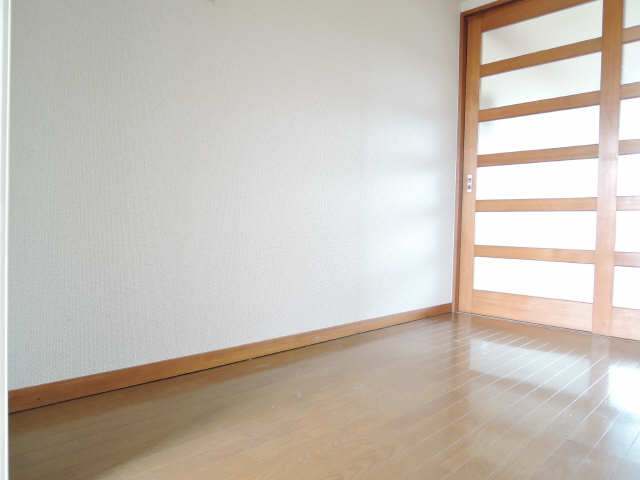 FULL HOUSE YAGOTO 5階 リビング