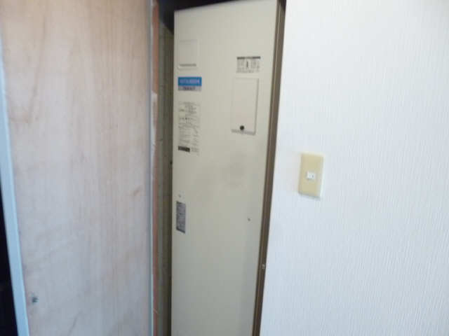 レジュールオザワ 3階 電気温水器