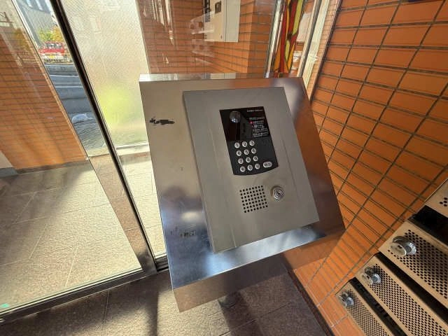 セキュ  リティ