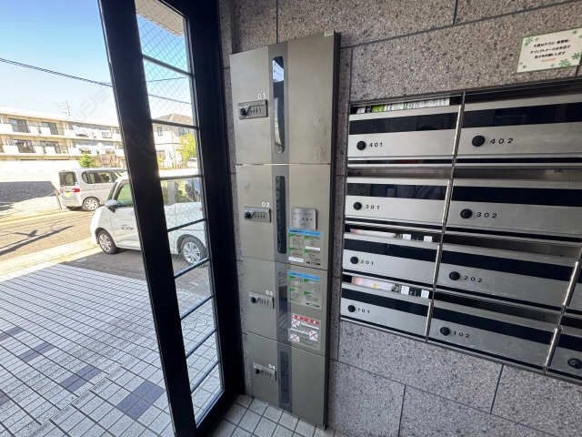 宅配ボックス