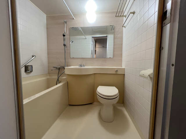 ドエル杁中 3階 浴室