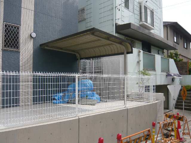 Ｂｌｅｕ　Ｒｏｃｈｅ　山手 3階 駐輪場（工事中）