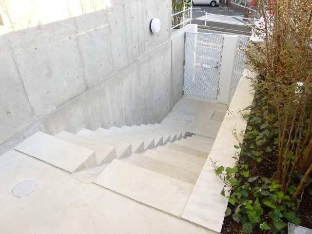 共用階段