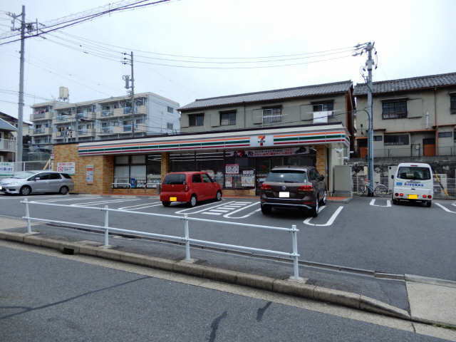 セブンイレブン１３４ｍ