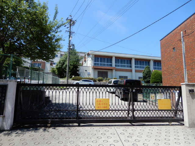 コートヤード滝川 2階 滝川小学校