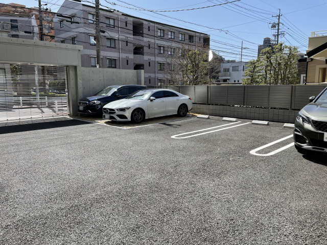 コートヤード滝川 2階 駐車場