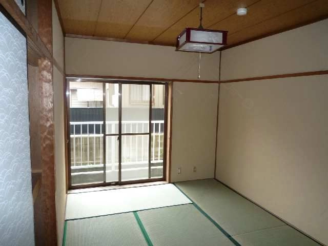和室（バルコニー側）