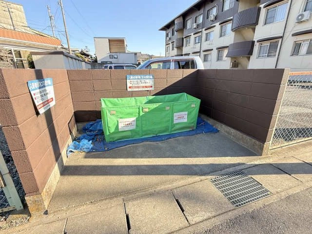 敷地内ゴミ捨て場