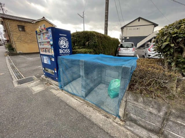 敷地内ゴミ置き場