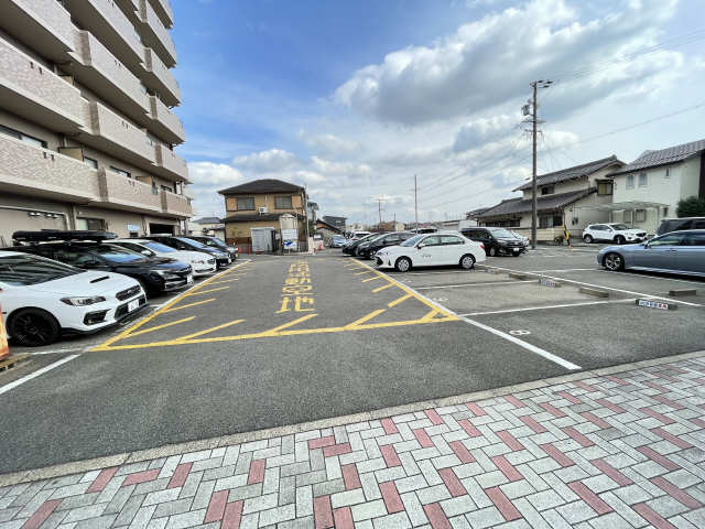 アーバンライフ中山 6階 駐車場