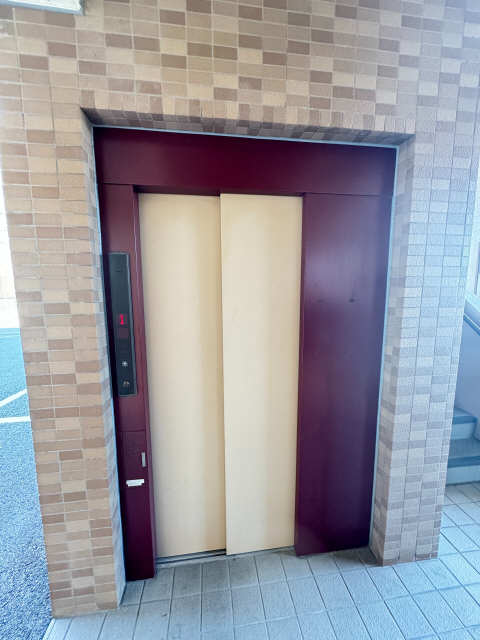 桜路 4階 エレベーター