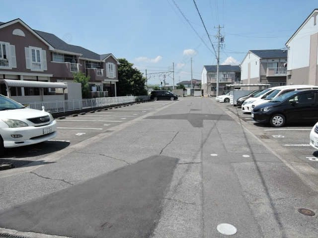駐  車場
