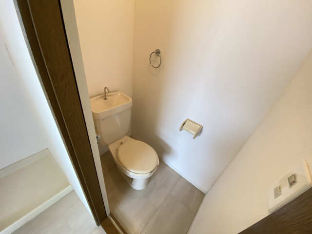 エステート松崎Ｄ 2階 WC