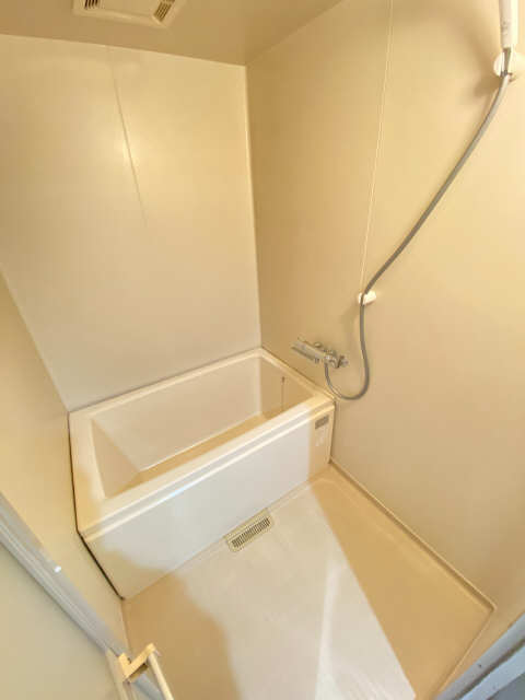 ロイヤル新明Ａ・Ｂ 3階 浴室
