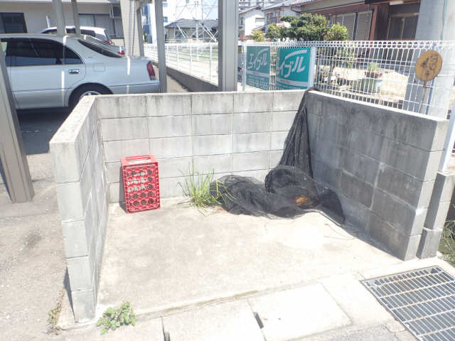 ゴミ捨て場