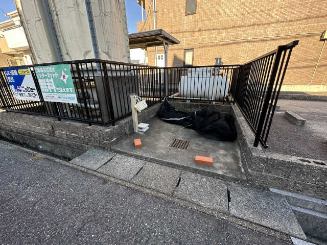 ゴミ置き場