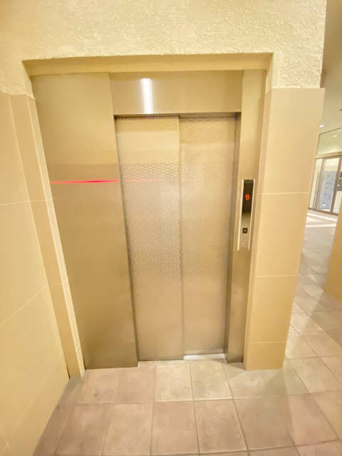オリエント・コート 4階 エレベーター