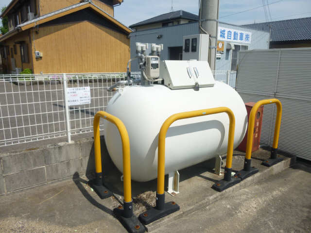 プロパンガスタンク