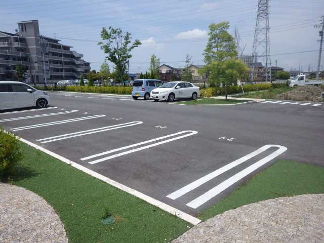 プリマグランデ安城　弐番館 1階 駐車場