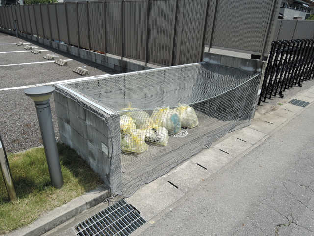 ゴミ捨て場