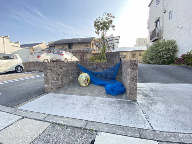 ゴミ置き場