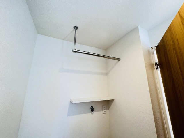 洗濯機置き場上収納