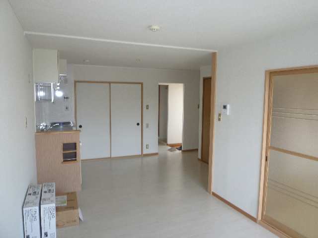 ﾘﾋﾞﾝｸﾞ（南側より）