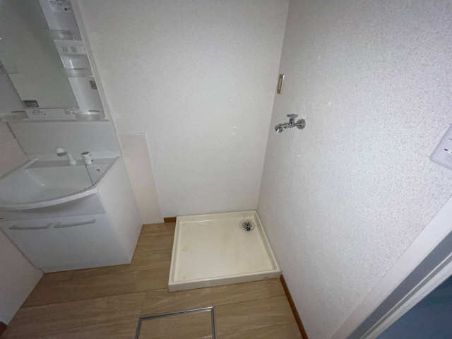 ファミール西前田　Ａ 1階 洗濯機置場