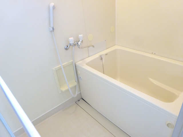 ファミール西前田　Ａ 2階 浴室