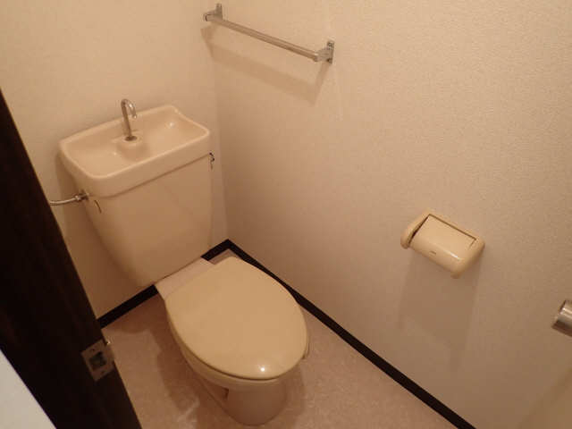 タウニー中須 1階 WC