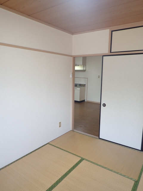 �室内
