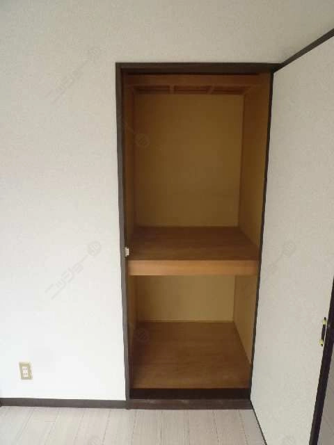 収納（南洋間）