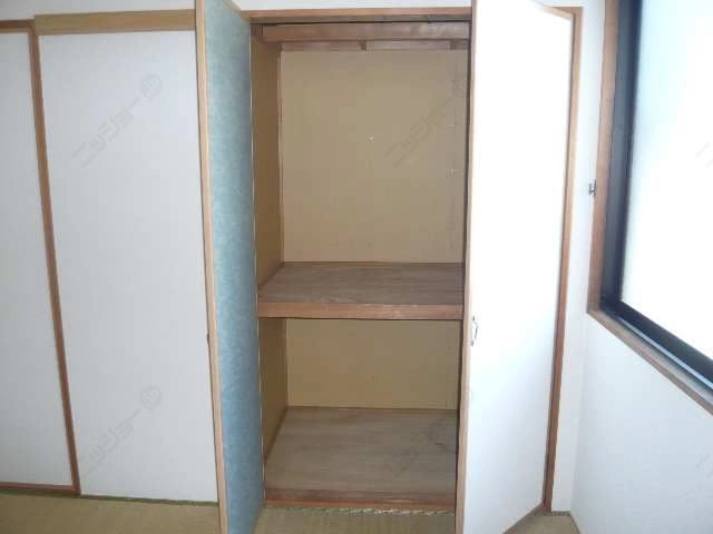 北側和室収納