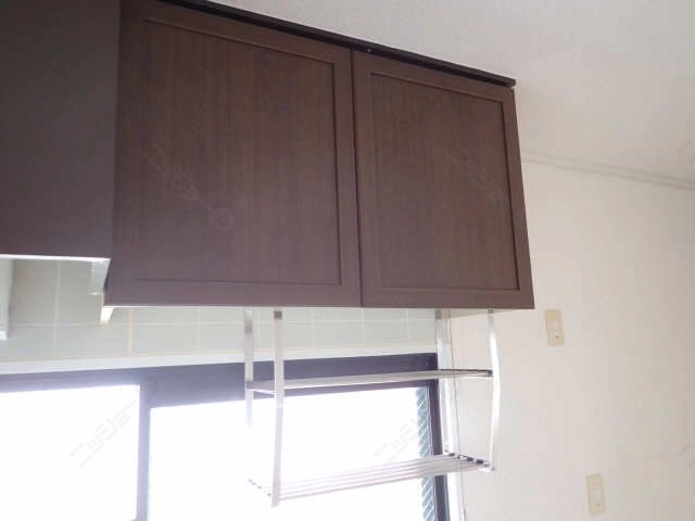 キッチン上吊戸棚