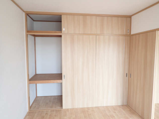 西洋間収納