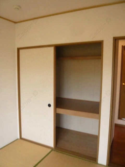 南和室押入れ