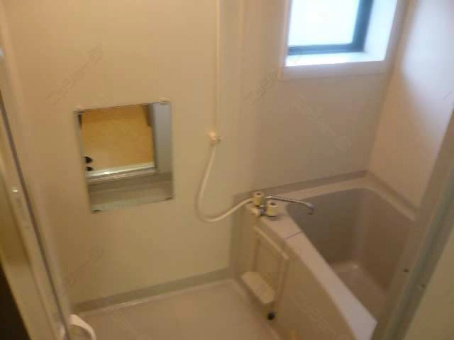 浴室窓有ります