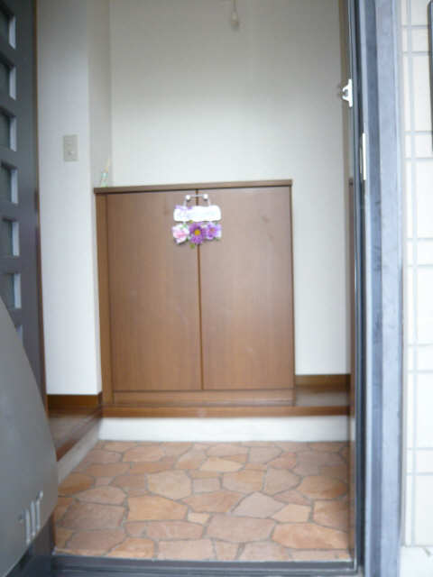 パレスＴ前田西Ⅱ 1階 玄関