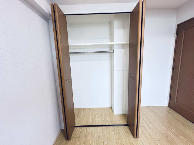 北東側洋室収納